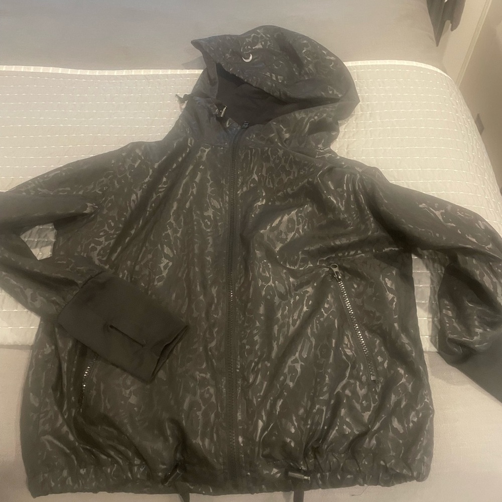 ZYIA Black Bomber Jacket with Hood and Water-Resistant Material